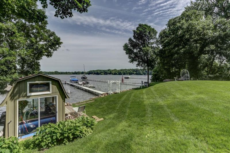 4620 S Lake Sarah Dr, Maple Plain, MN 55359