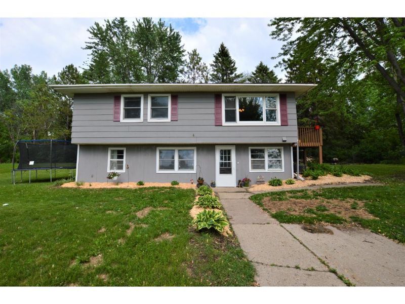 615 6th St N, Winsted, MN 55395