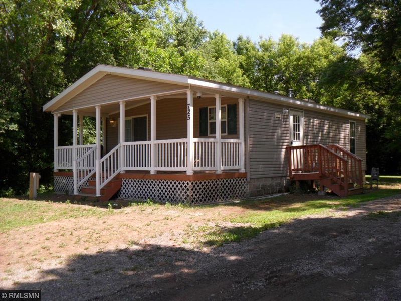 725 Caps Rd, Rush City, MN 55069