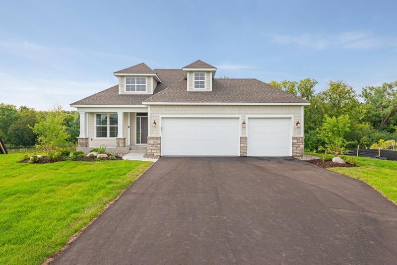 1120 Pine Hill Ln, North Oaks, MN 55127