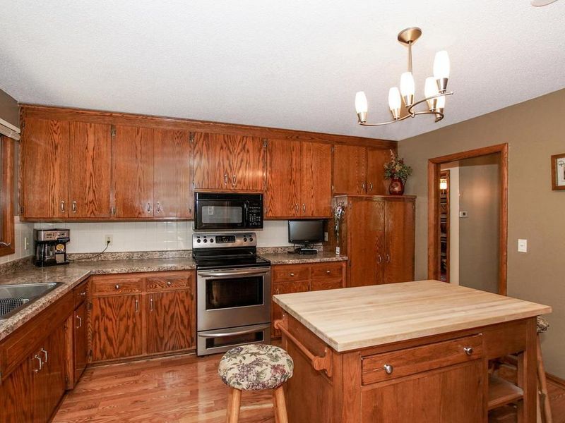 9808 Brookside Ave, Bloomington, MN 55431