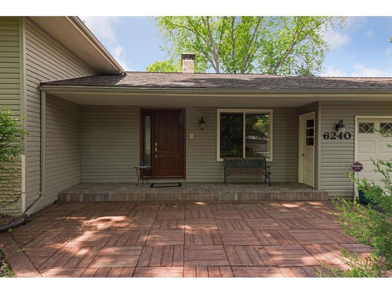 6240 Elm Tree Ave, Excelsior, MN 55331
