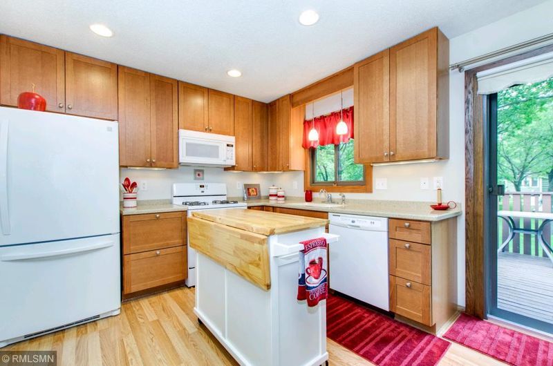 17059 Kettle River Blvd NE, Columbus, MN 55025