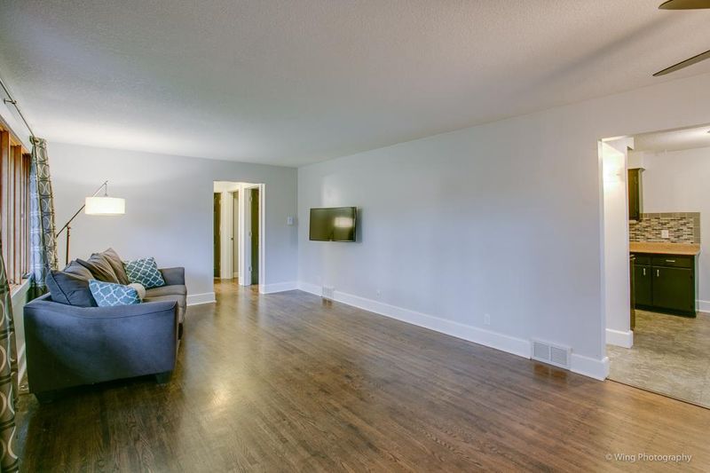 2820 Washburn Pl, Bloomington, MN 55431
