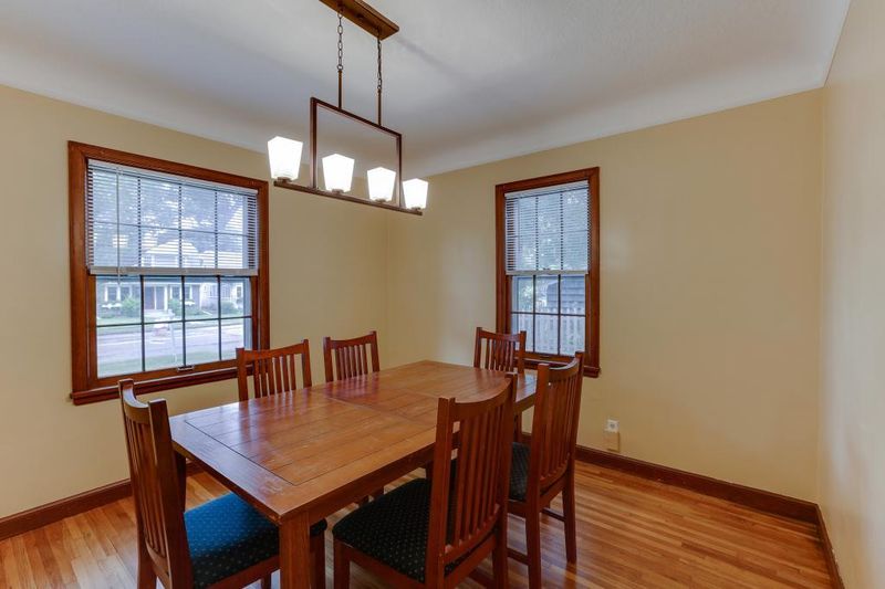 1750 Eustis St, Lauderdale, MN 55113