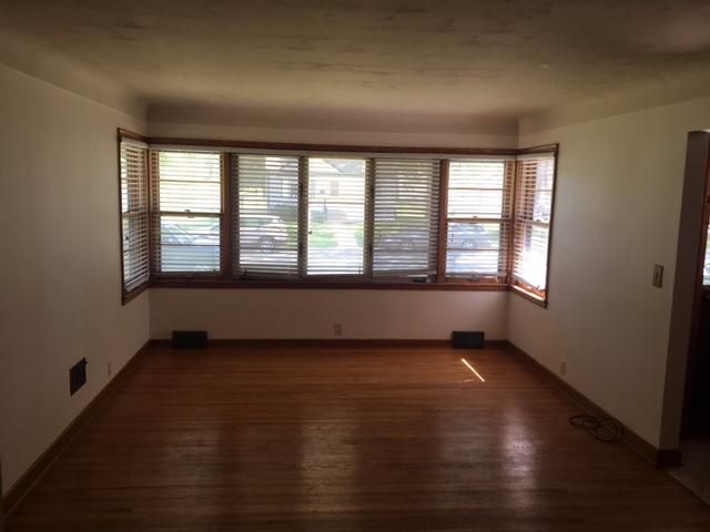 221 E Spruce St, South Saint Paul, MN 55075