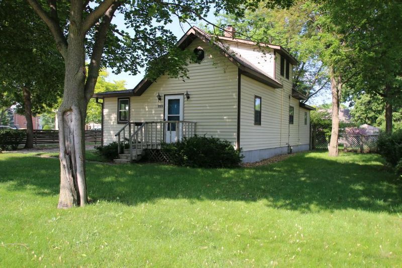 9904 Nicollet Ave S, Bloomington, MN 55420