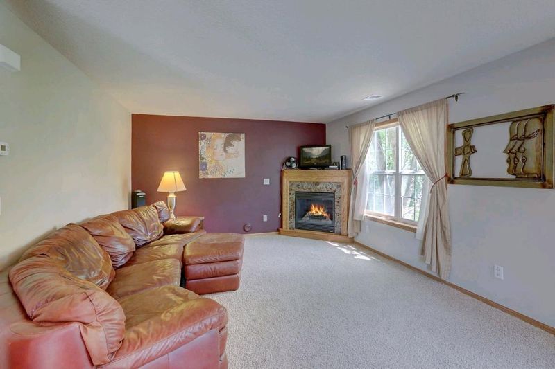 716 Stillwater Rd, Willernie, MN 55090