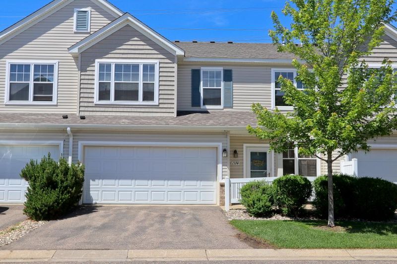 1574 Countryside Dr, Shakopee, MN 55379