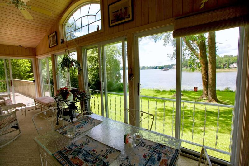 4265 Forest Lake Dr, Mound, MN 55364