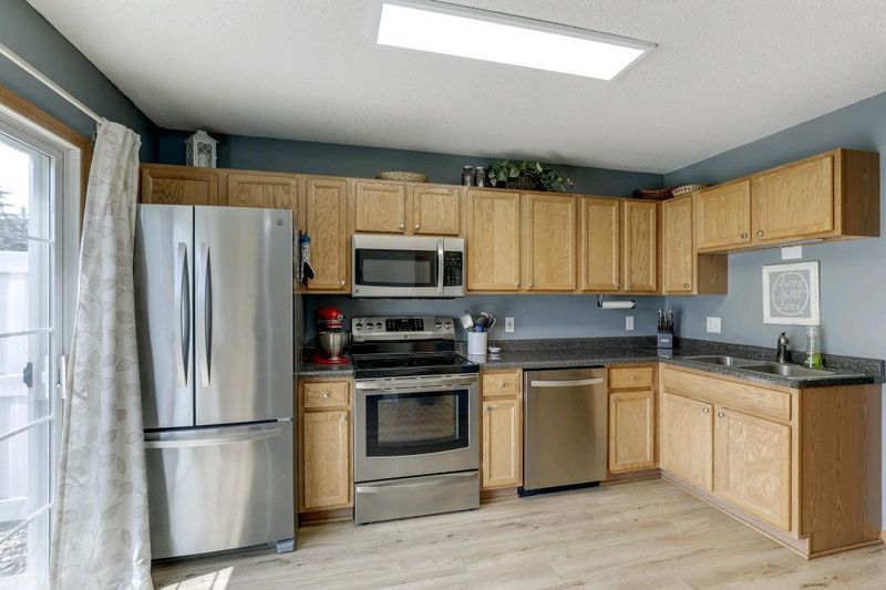 15945 Flotilla Trl, Apple Valley, MN 55124