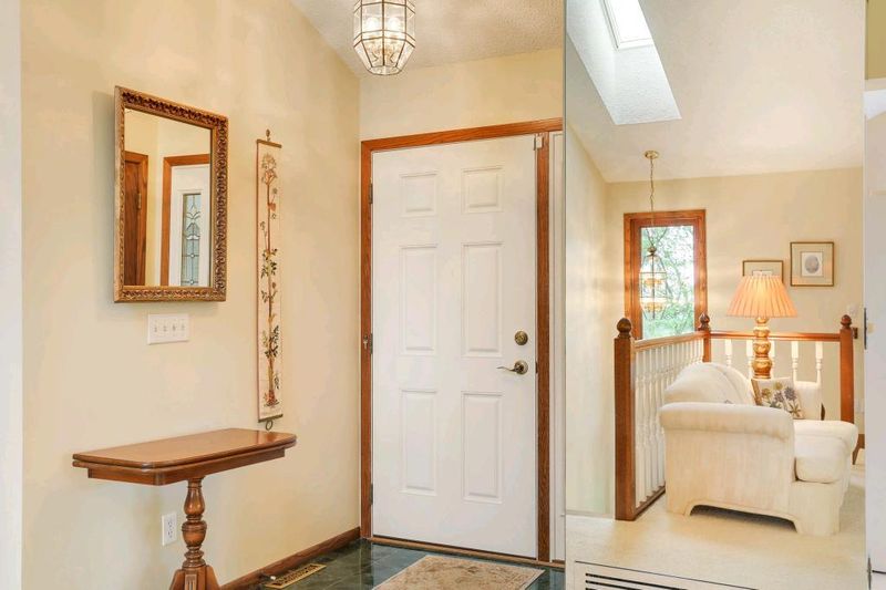 5601 Auto Club Rd, Bloomington, MN 55437