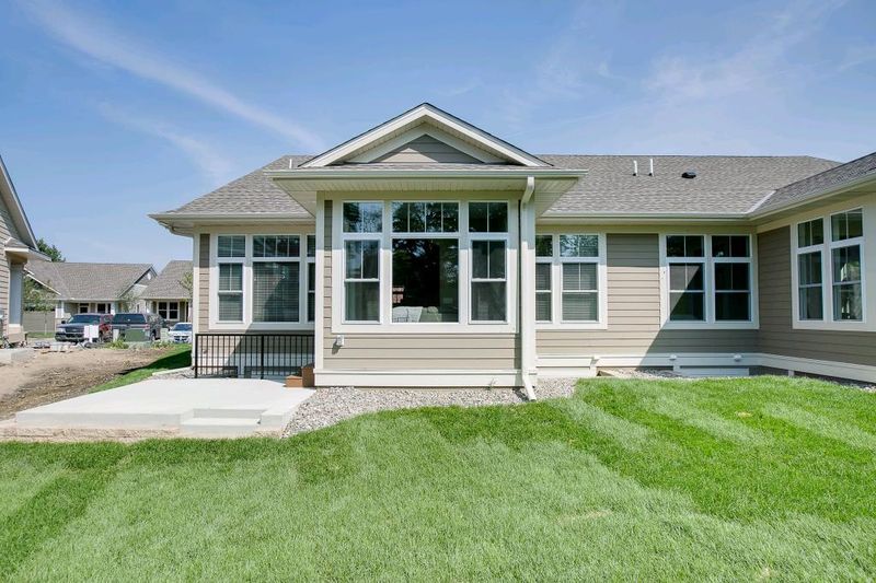 1117 Parkview Ct, Victoria, MN 55386