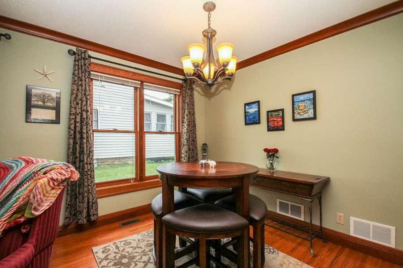 180 Annapolis St E, West Saint Paul, MN 55118