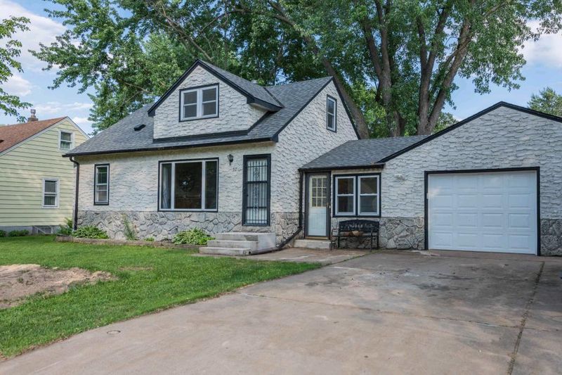 52 East Rd, Circle Pines, MN 55014
