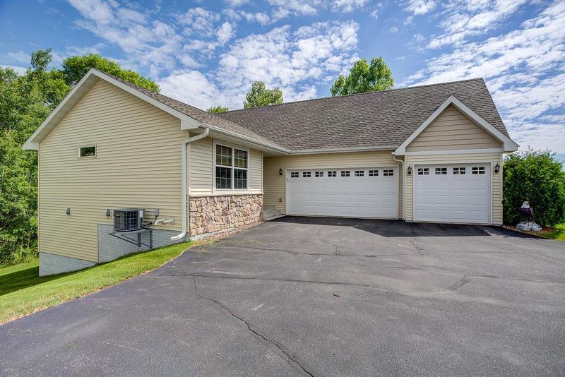 2720 Platinum St, Saint Augusta, MN 56301