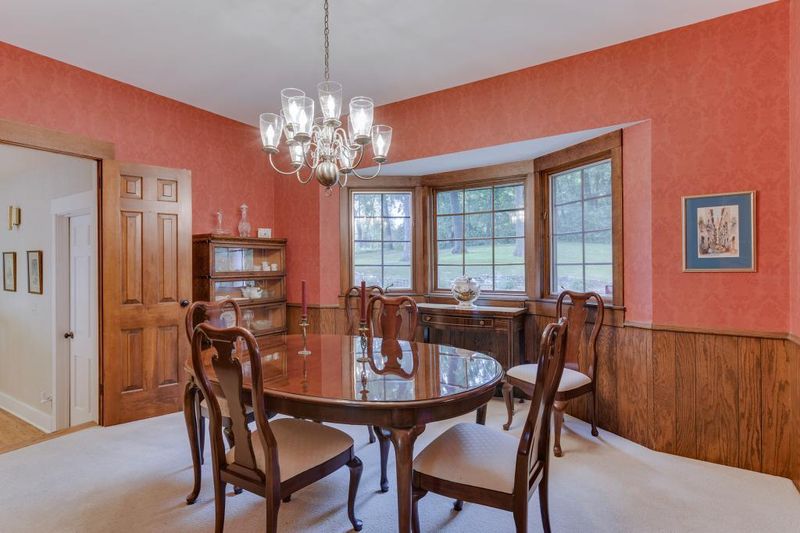2315 Old Beach Rd, Wayzata, MN 55391