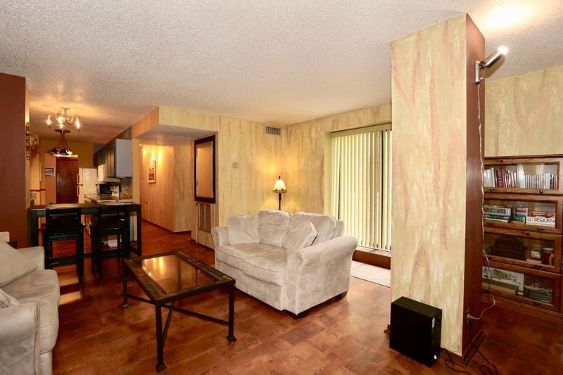 311 Pleasant Ave #212, Saint Paul, MN 55102