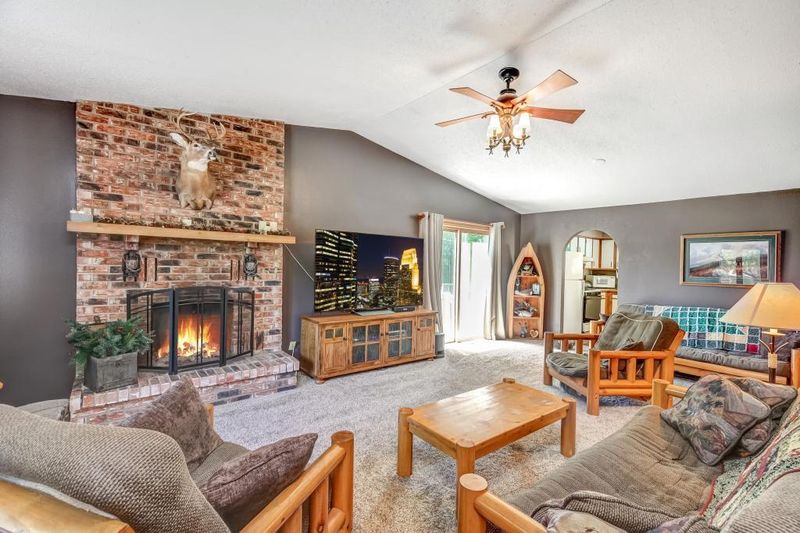 10926 Dahlia St NW, Coon Rapids, MN 55433