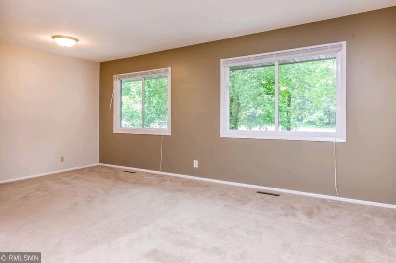 10774 Cavell Rd, Bloomington, MN 55438