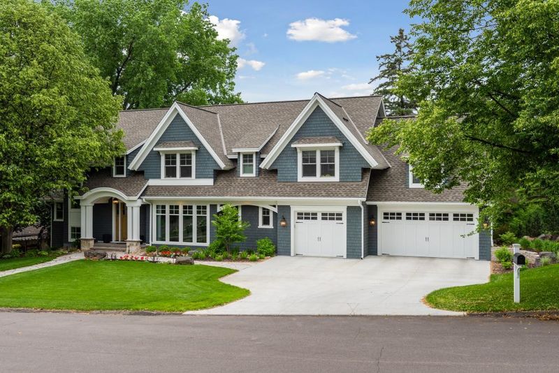 5120 Skyline Dr, Edina, MN 55436