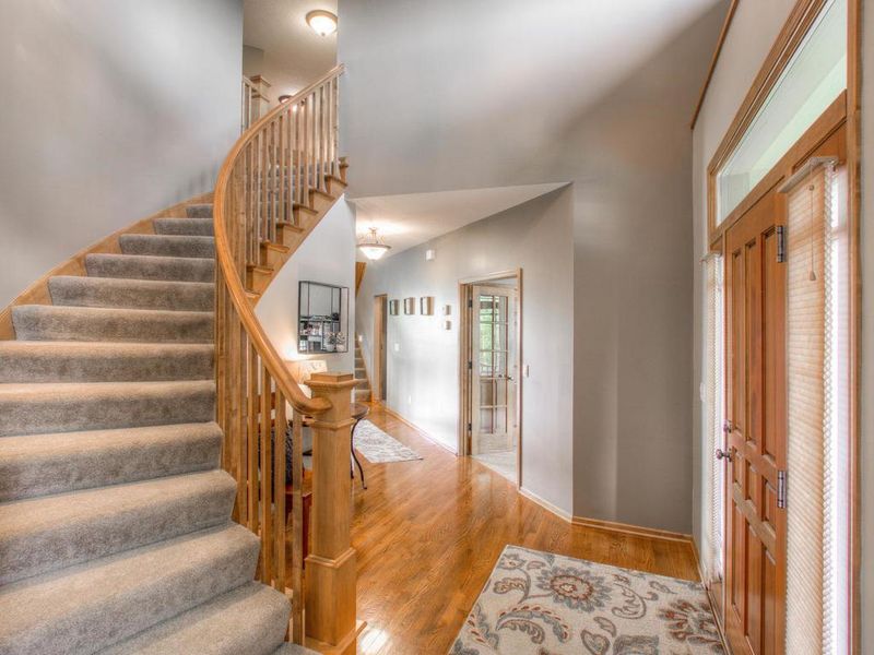 3710 Lilac Ln, Woodbury, MN 55129