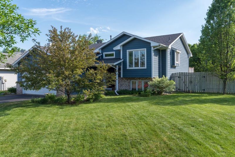 11932 Kerry St NW, Coon Rapids, MN 55433