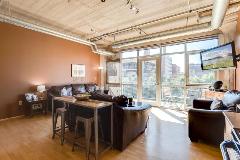 748 N 3rd St #304, Minneapolis, MN 55401