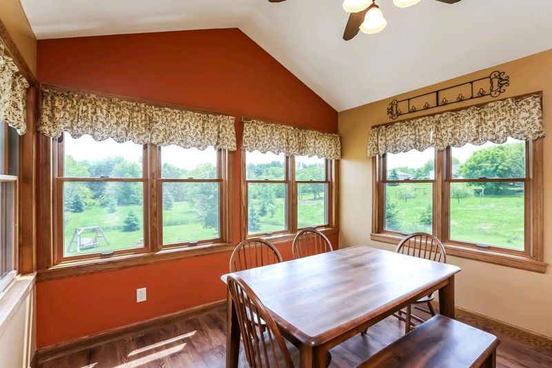 27900 Olinda Trl, Lindstrom, MN 55045