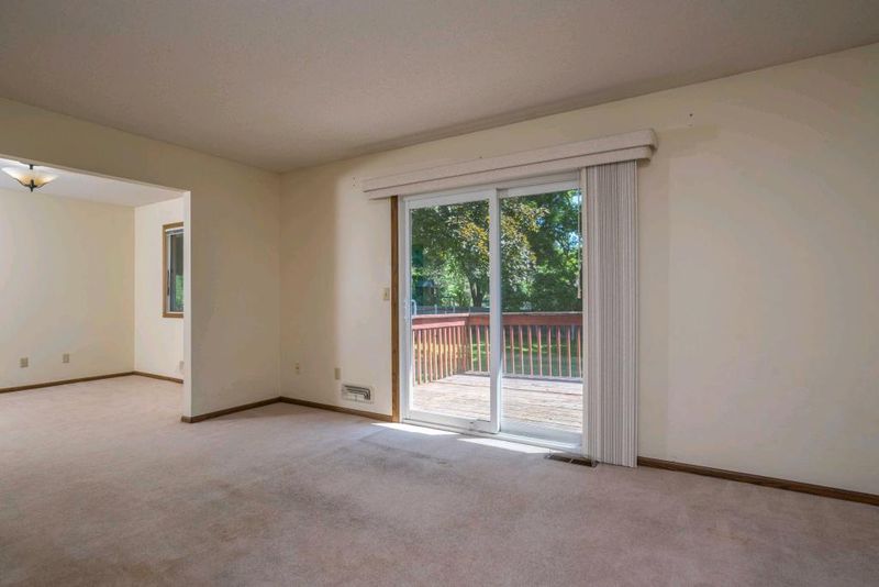 10382 Valley Forge Ln N, Maple Grove, MN 55369