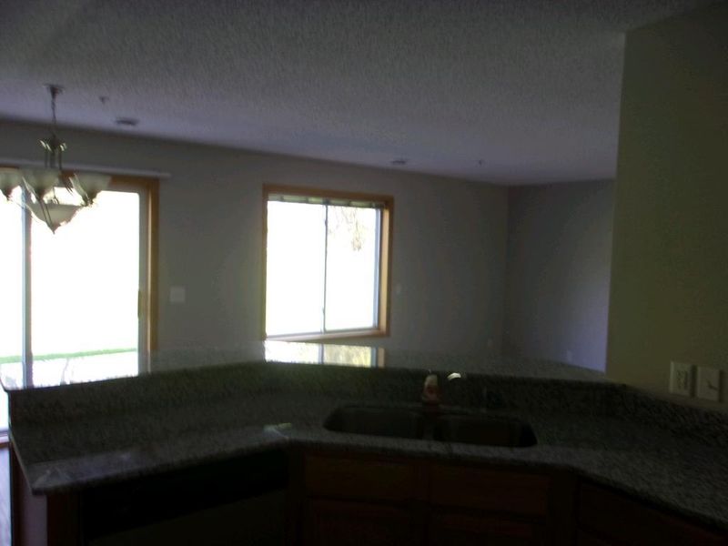 492 Pleasant Ct, Chaska, MN 55318