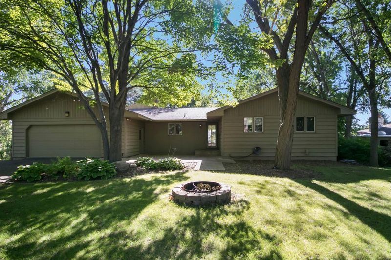 13730 Vinewood Ln N, Dayton, MN 55327