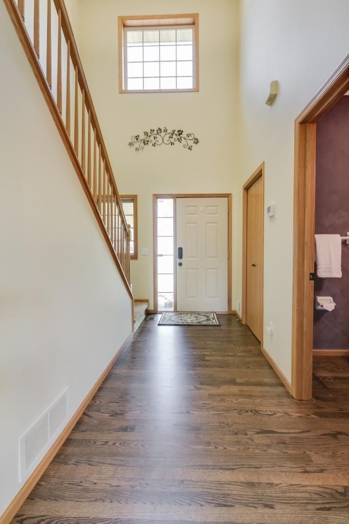 12599 Sandy Point Rd, Eden Prairie, MN 55347