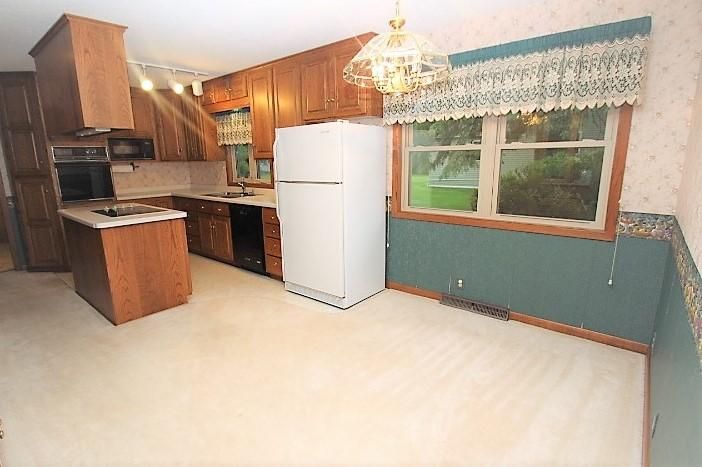 20 4th Ave SW, Melrose, MN 56352
