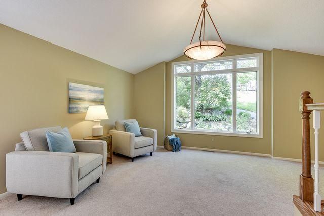 9315 Pierson Lake Dr, Chaska, MN 55318