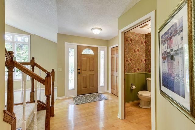 9315 Pierson Lake Dr, Chaska, MN 55318