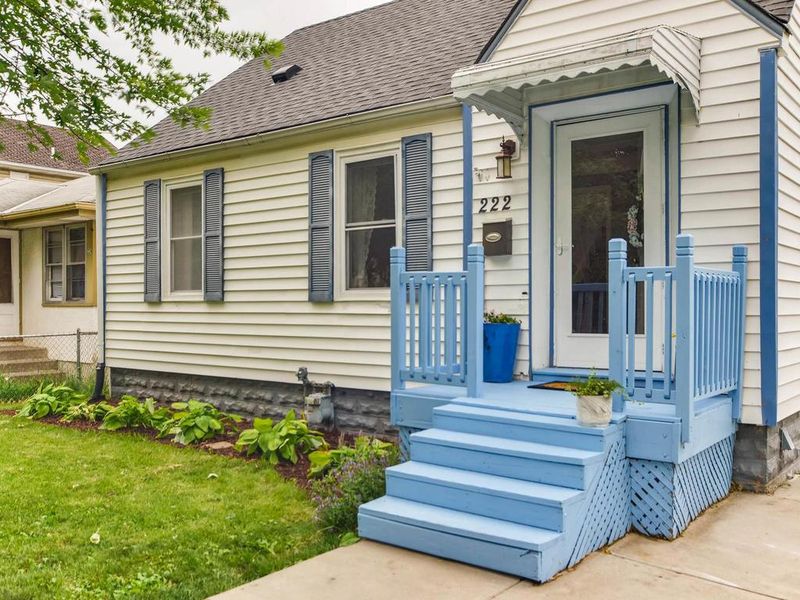 222 Park St W, South Saint Paul, MN 55075
