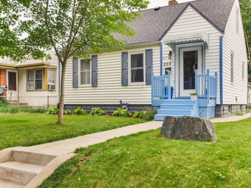 222 Park St W, South Saint Paul, MN 55075