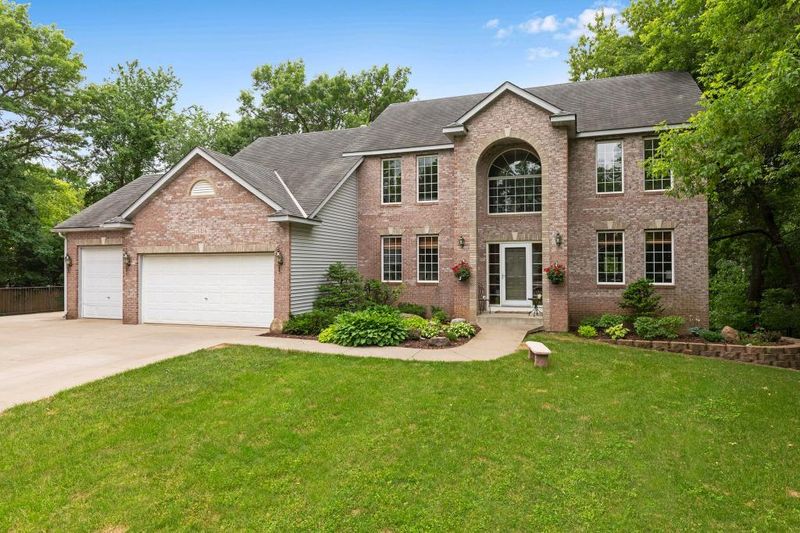 15016 Willa Ct, Burnsville, MN 55306