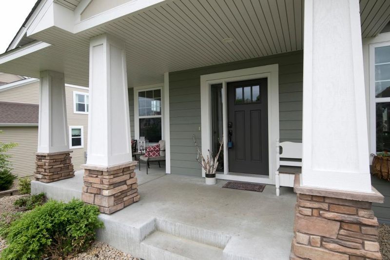 2695 Northview Dr, Victoria, MN 55386