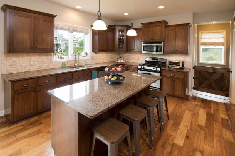 2695 Northview Dr, Victoria, MN 55386