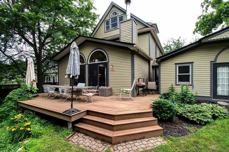 306 6th St E, Northfield, MN 55057