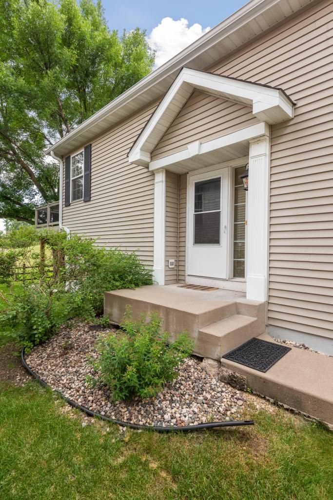 925 Parkside Blvd, Hopkins, MN 55343