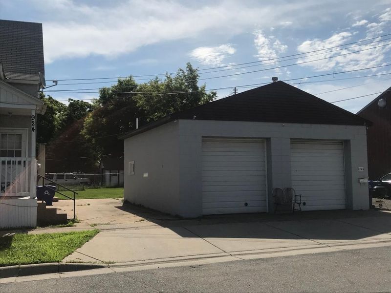 924 Mackubin St, Saint Paul, MN 55117