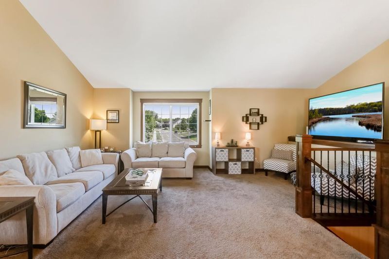7217 Taylor Dr, Savage, MN 55378