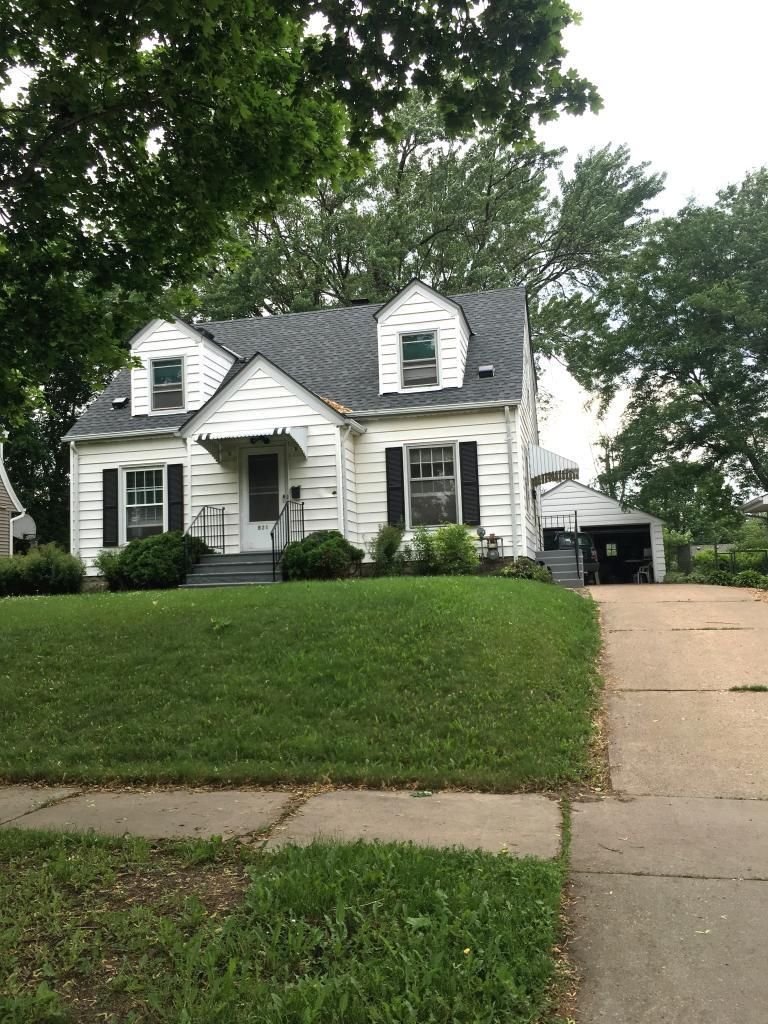 921 Hall Ave, West Saint Paul, MN 55118