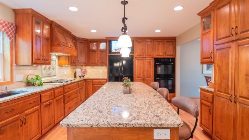 20505 Impatiens Way, Lakeville, MN 55044