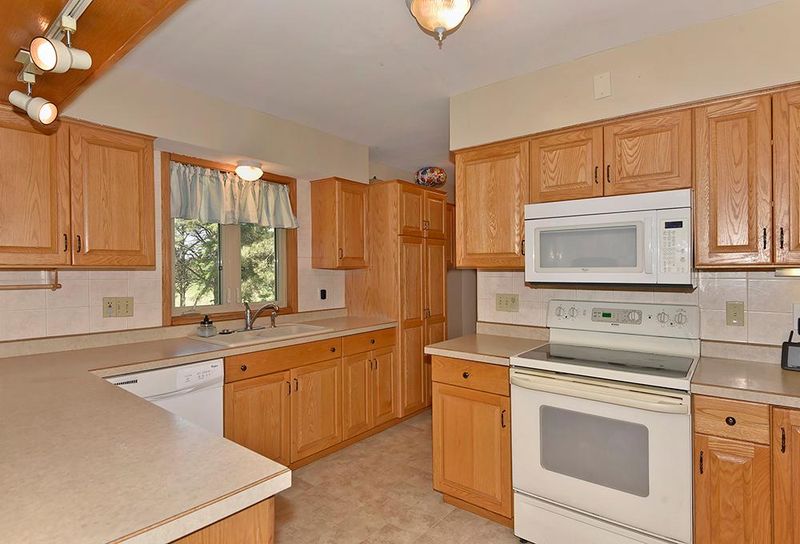 2904 Dane Rd, Owatonna, MN 55060