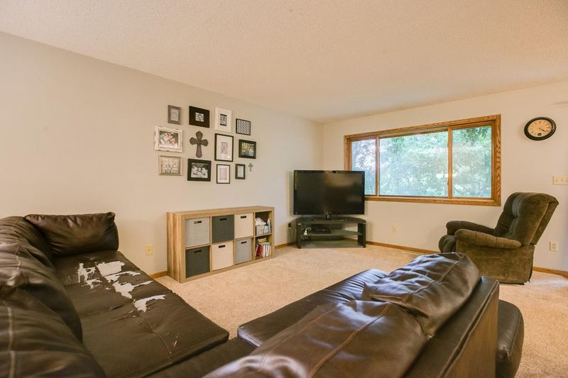 825 Dwane St, South Saint Paul, MN 55075