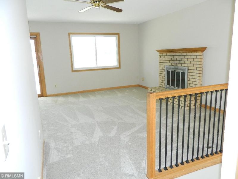 809 E 145th St, Burnsville, MN 55337